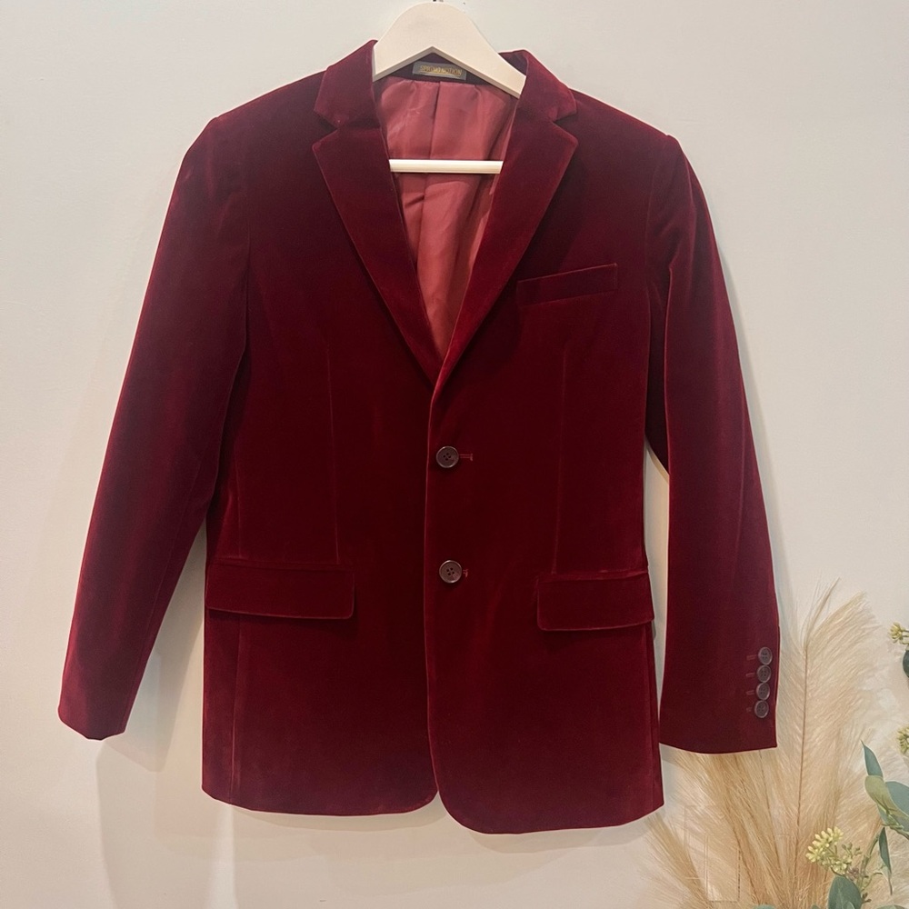 Elegant Burgundy Velvet Blazer